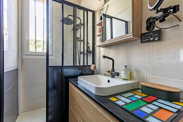 Appartement rénové avec terrasse et jardin proche de la gare de Chantilly