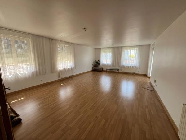 PAVILLON INDEPENDANT  AVEC 2 APPARTEMENTS DE 124.50M²