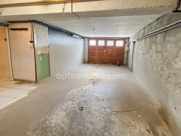 Maison individuelle 4 pièces avec jardin, garage et terrasse.