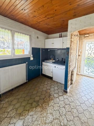 Maison individuelle 4 pièces avec jardin, garage et terrasse.