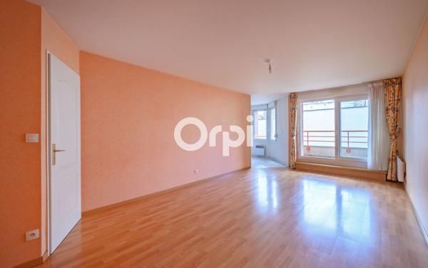 Appartement à vendre    3 pièces • 76 m2 Armentières