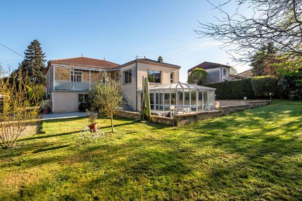 Maison Secteur Saint Georges -Boulazac 7 pièces piscine terrain autour