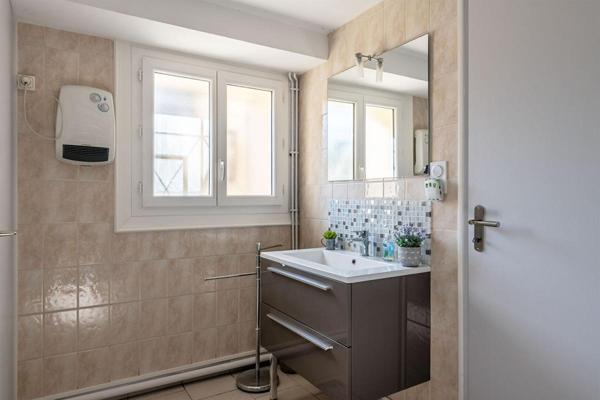 Maison Secteur Saint Georges -Boulazac 7 pièces piscine terrain autour