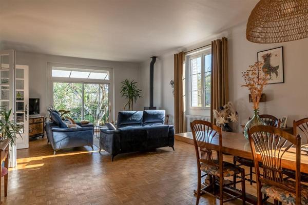 Maison Secteur Saint Georges -Boulazac 7 pièces piscine terrain autour