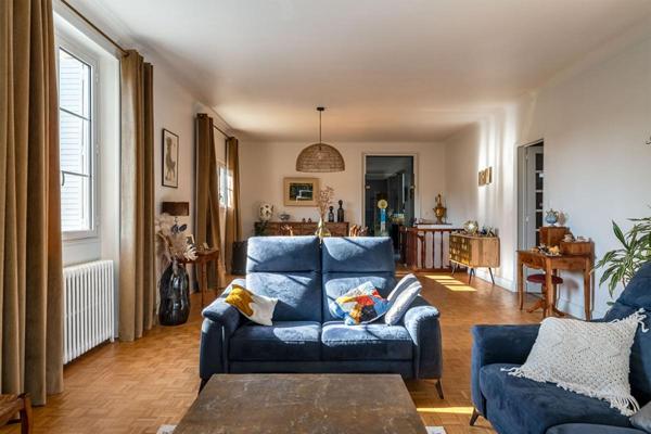 Maison Secteur Saint Georges -Boulazac 7 pièces piscine terrain autour