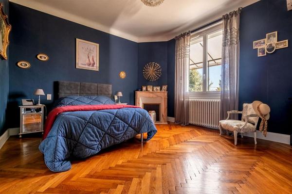 Maison Secteur Saint Georges -Boulazac 7 pièces piscine terrain autour