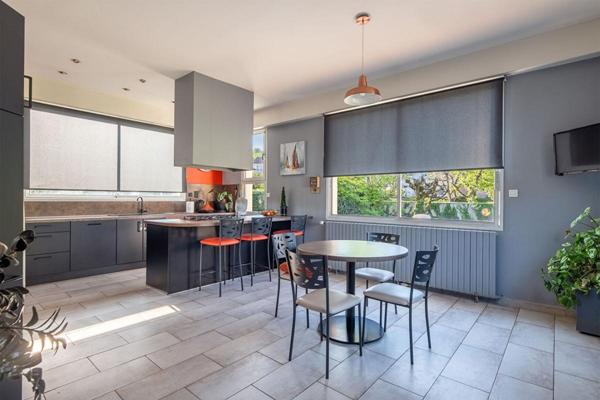 Maison Secteur Saint Georges -Boulazac 7 pièces piscine terrain autour