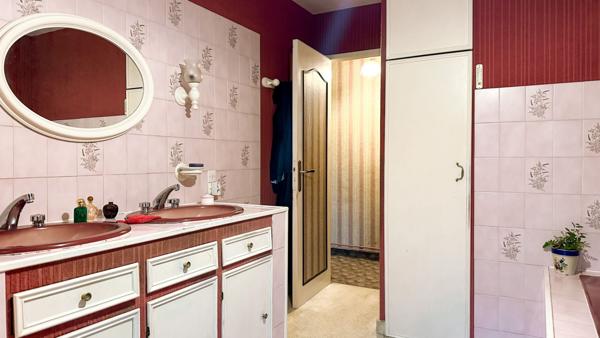 Vente Maison163 m² - 6 Pièces - BOURGVALLEES (50750)