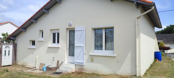 En vente à Saint-Michel-Chef-Chef : maison 4 pièces à rafraichir