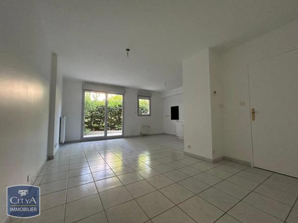 Appartement à louer 3 pièces 64.69m² Mâcon (71000)