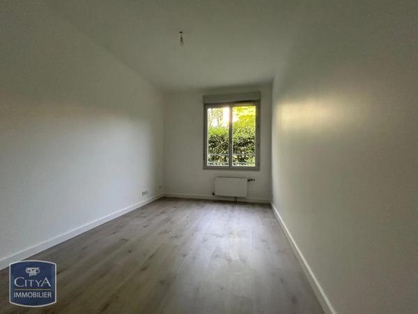 Appartement à louer 3 pièces 64.69m² Mâcon (71000)