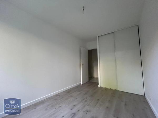Appartement à louer 3 pièces 64.69m² Mâcon (71000)