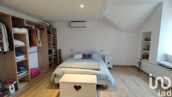 Maison 10 pièces de 315 m² à Oyonnax (01100)