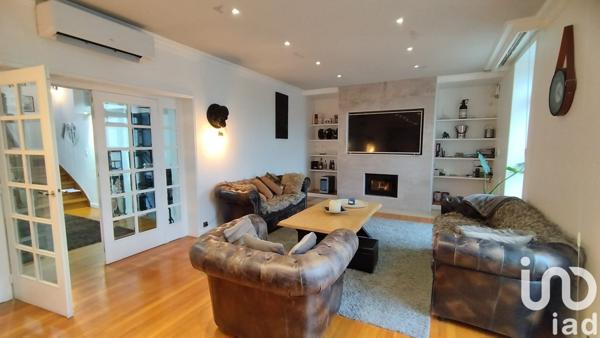 Maison 10 pièces de 315 m² à Oyonnax (01100)