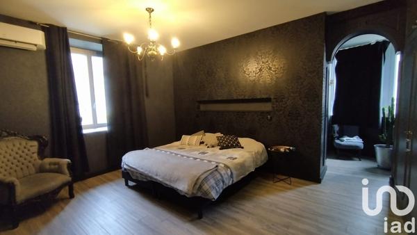 Maison 10 pièces de 315 m² à Oyonnax (01100)