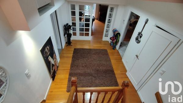 Maison 10 pièces de 315 m² à Oyonnax (01100)