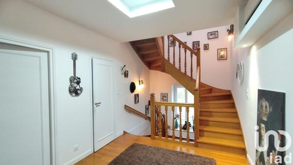 Maison 10 pièces de 315 m² à Oyonnax (01100)