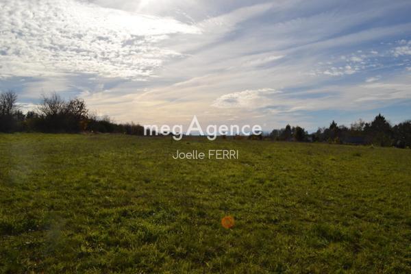 Terrain à LACOMBE, 11310 - 3358m²