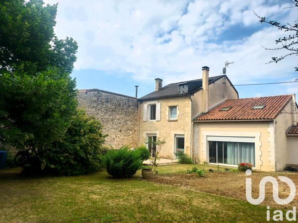 Maison à vendre 5 pièces 144 m² Aunac-sur-Charente