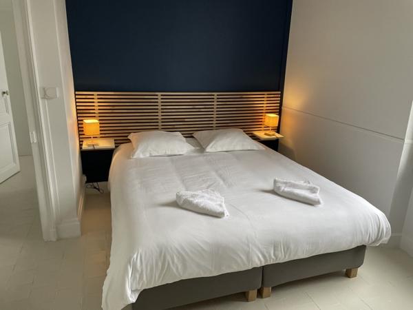 Immeuble à vendre |  Châteauvieux |  300 m²