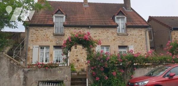 Grande Maison avec dépendances et jardin