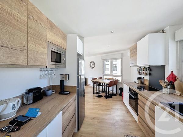 Appartement T4 à vendre  4 pièces - 104,52 m 2   BATZ SUR MER  - 44