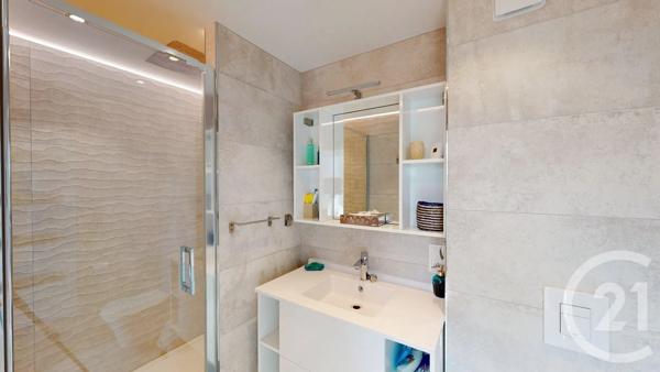 Appartement T4 à vendre  4 pièces - 104,52 m 2   BATZ SUR MER  - 44