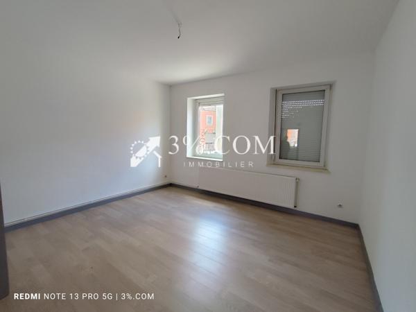 Appartement
                                                                                                                                                                                                                                                                                                                        4 pièce(s)                                                                                                                                                                                                          2 chambre(s)                                                                                                                                                                                                          93.9  m²