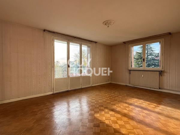 Spacieux T4 traversant quartier Montjoux