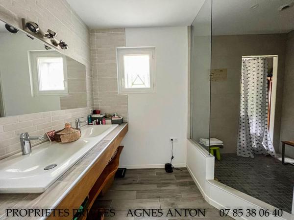 Maison Salles 6 pièces 4 chambres 148 m2 garage piscine sur grand terrain