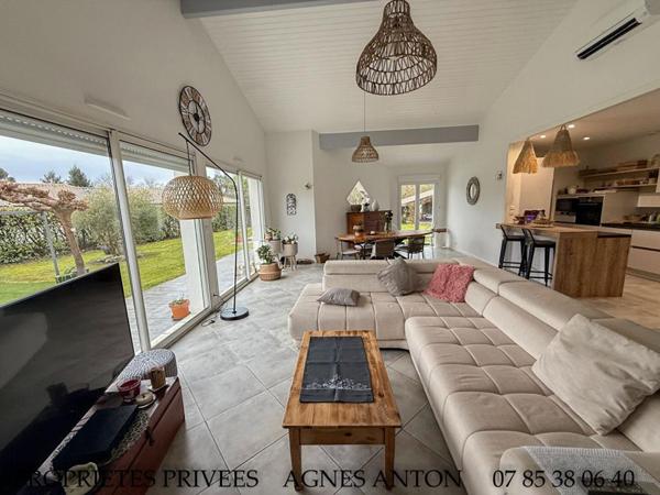 Maison Salles 6 pièces 4 chambres 148 m2 garage piscine sur grand terrain