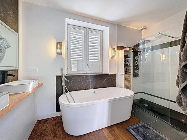 LONGERE - 147M² - 4 CHAMBRES - CAVE VOUTEE - JARDIN - DEPENDANCES - 60129 NEUILLY SOUS CLERMONT