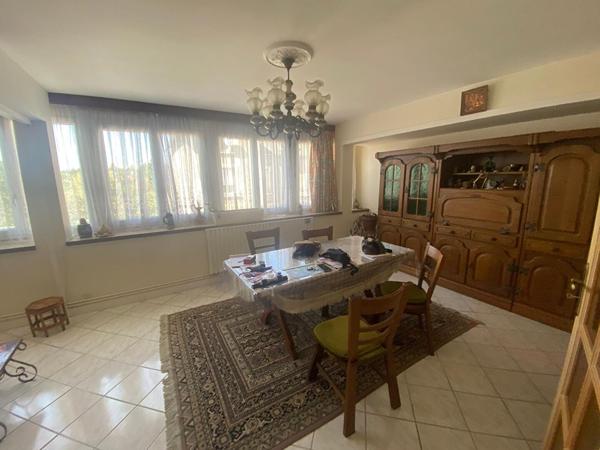 Appartement Rénové * 6 Pièces * 84 M² * 19200 Ussel * 79 900  €