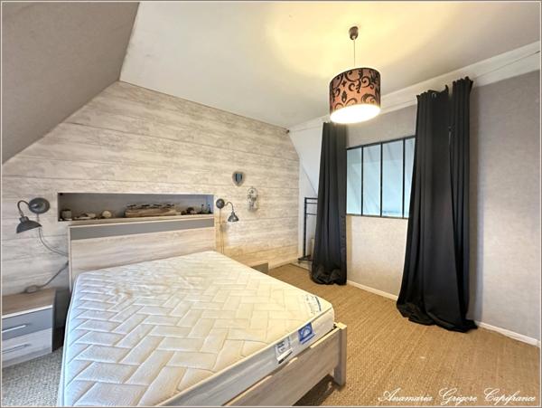 Investissement locatif meublé- loyer 680 € - Maison de village rénovée, 2 chambres, terrain 1113 m²