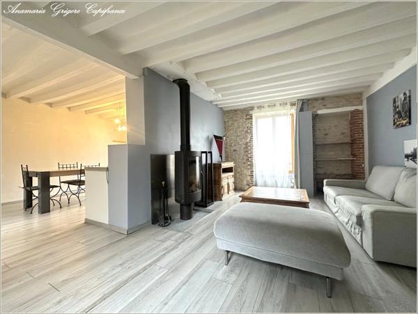 Investissement locatif meublé- loyer 680 € - Maison de village rénovée, 2 chambres, terrain 1113 m²