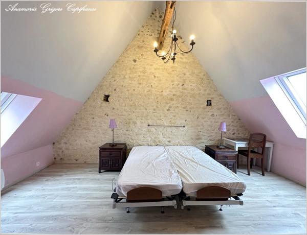 Investissement locatif meublé- loyer 680 € - Maison de village rénovée, 2 chambres, terrain 1113 m²