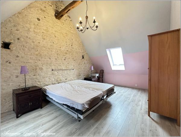 Investissement locatif meublé- loyer 680 € - Maison de village rénovée, 2 chambres, terrain 1113 m²