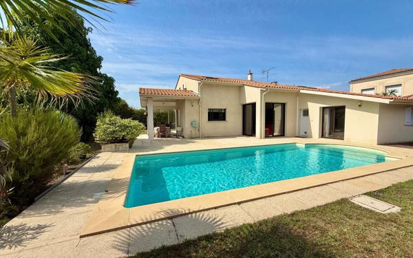 Maison à vendre    6 pièces •  Le Haillan