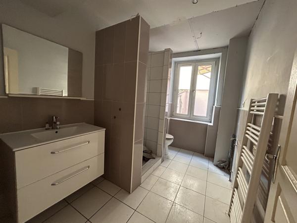 Immeuble de 198 m2 composé de 3 logements de type F3