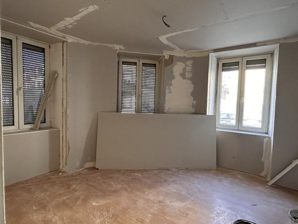 Immeuble de 198 m2 composé de 3 logements de type F3