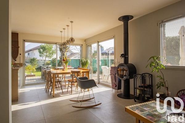 Maison 7 pièces de 160 m² à Sévrier (74320)