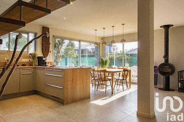 Maison 7 pièces de 160 m² à Sévrier (74320)