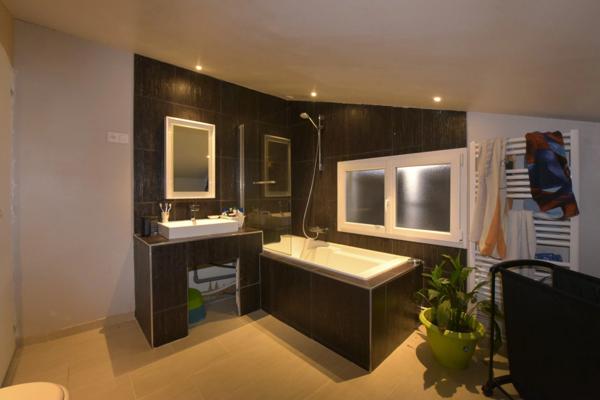 MAISON DE VILLAGE T4 AVEC JARDIN ENTIEREMENT RENOVEE