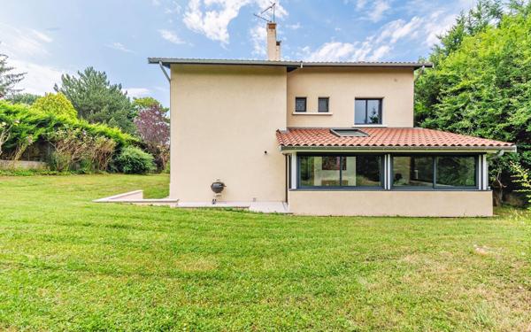 Maison à vendre    8 pièces • 160 m2 Champagne-au-Mont-d'Or