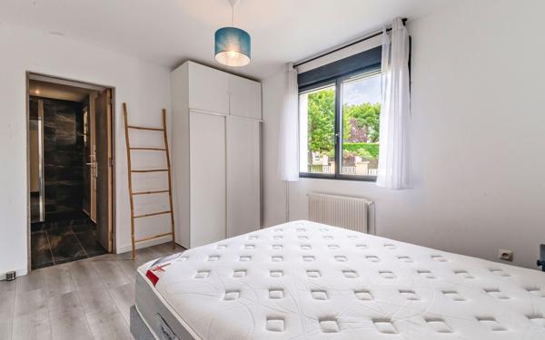 Maison à vendre    8 pièces • 160 m2 Champagne-au-Mont-d'Or