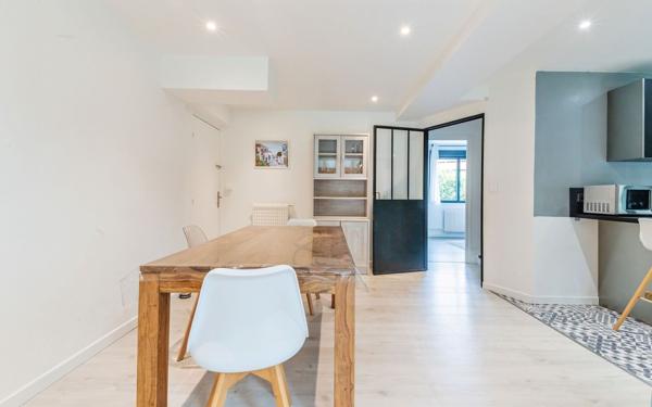 Maison à vendre    8 pièces • 160 m2 Champagne-au-Mont-d'Or