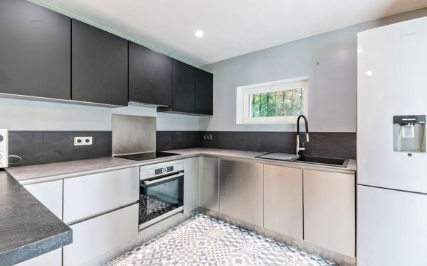 Maison à vendre    8 pièces • 160 m2 Champagne-au-Mont-d'Or