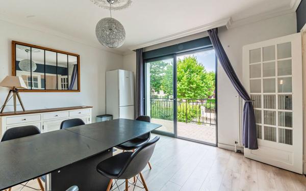 Maison à vendre    8 pièces • 160 m2 Champagne-au-Mont-d'Or