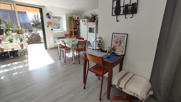 Propriété de 2 Maisons à Jaleyrac 15200