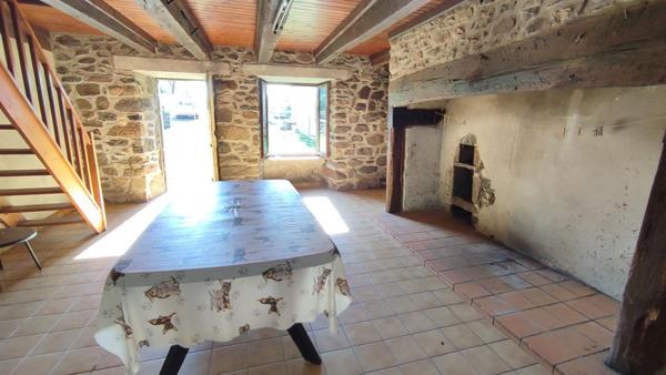 Propriété de 2 Maisons à Jaleyrac 15200